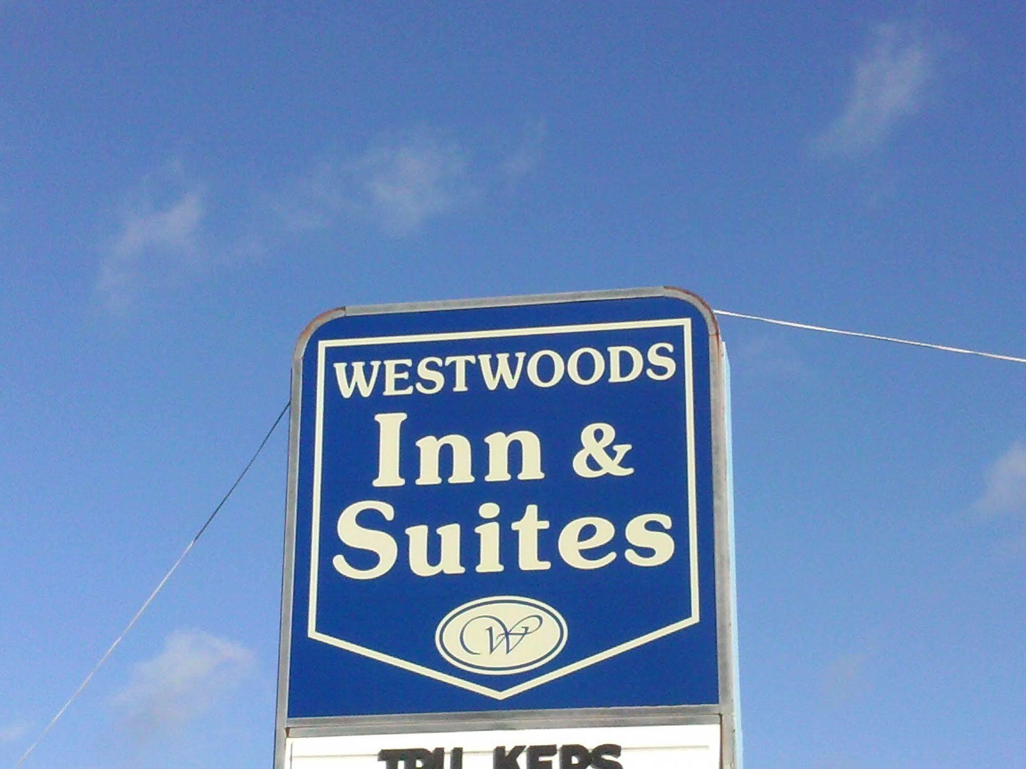 Westwoods Inn & Suites Woodhaven Luaran gambar